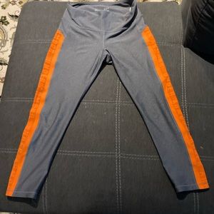 Under armor legging. Size med